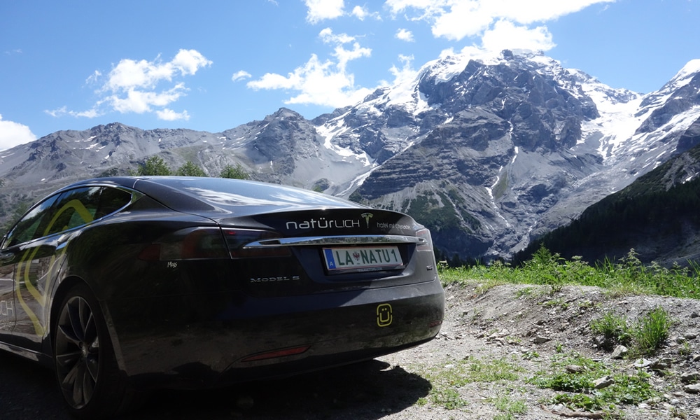 Elektrisierender Roadtrip durch die Berge Tirols.