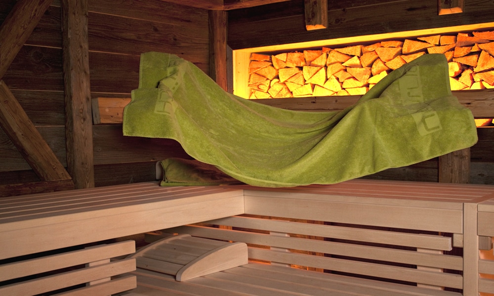 In unserer finnsichen Feuersauna schweben die Glücksgefühle! Sommer-Urlaub in Tirol, Österreich.