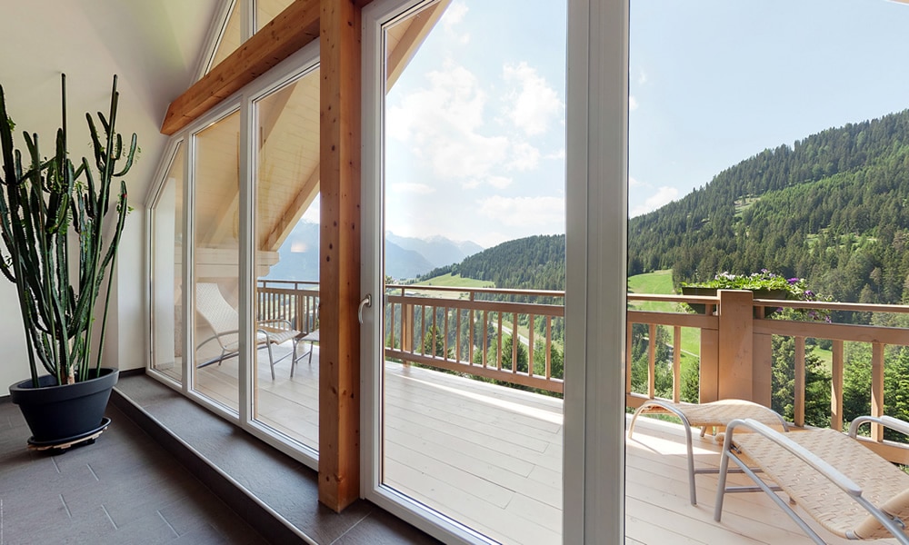 Aussichten und Weitblicke im Ruheraum "Almruhe" - Relaxen mit Weitblick über Fiss, Tirol.