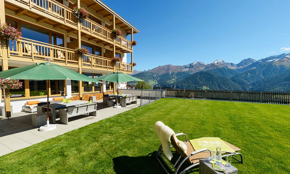 Ausstattung - Sonnenterrasse - Natürlich. Hotel in Fiss - Tirol