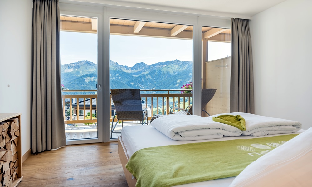 Anfrage Natürlich. Hotel in Fiss - Tirol. Ausblick Zimmer - Süd-Ost.