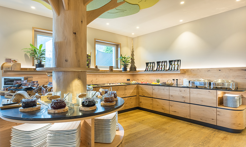 Buffet - Breakfast room - Natürlich. Hotel mit Charakter in Tirol - Österreich