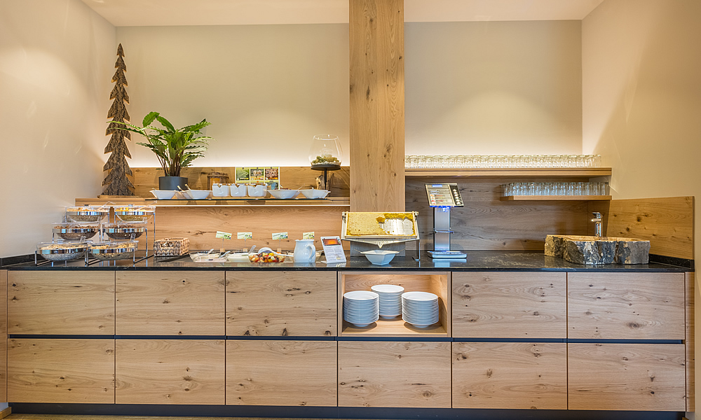 Buffet, Superfoods, Milch, usw. - Breakfast room - Natürlich. Hotel mit Charakter in Tirol - Österreich