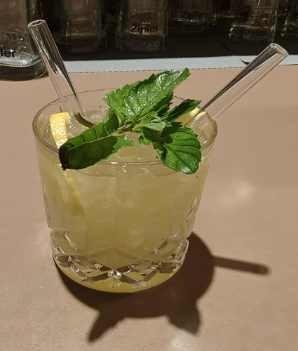 Whiskey Smash im Hotel Natürlich in Fiss, Tirol